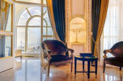 اتاقی با نمای زیبا در هتل اسپیناس پالاس